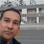 Profesional con amplios conocimientos de finanzas y empresa, bilingue en ingles. Gusta de enseñar.